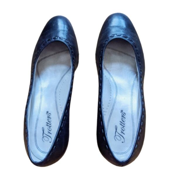 Trotters Black Leather Pumps, Wide Fit Heels, Office, Comfort Heels - Picture 8 of 9